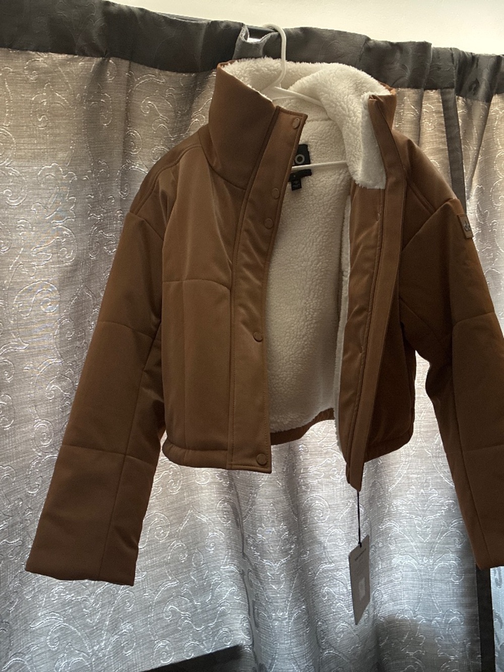 Size small Alo Orion Cropped Puffer